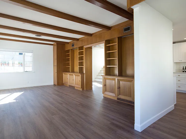 1344 Torrey Pines Rd — Photo 2