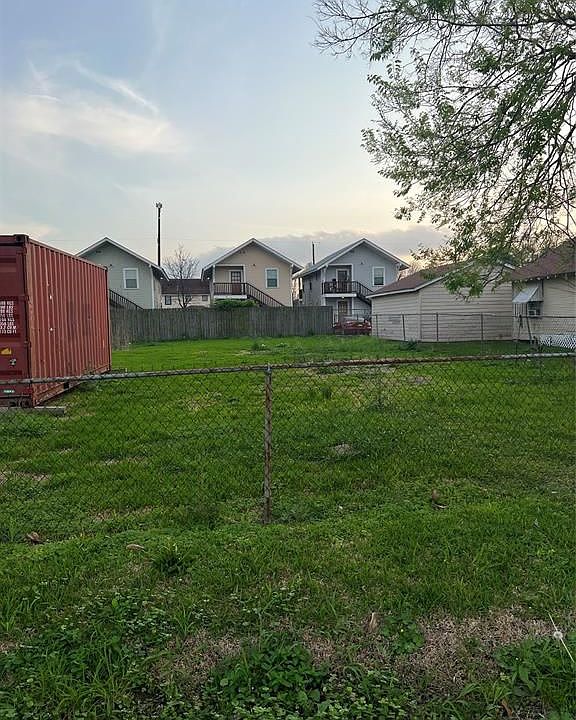 2nd image of 3458 Tuam St