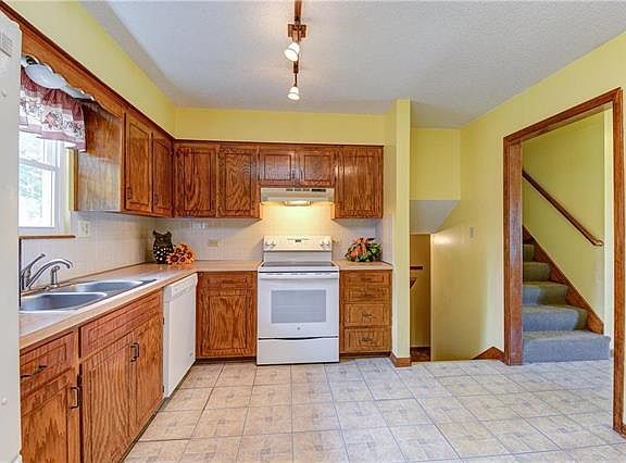 5th image of 20221 E 14th Terrace Ct N