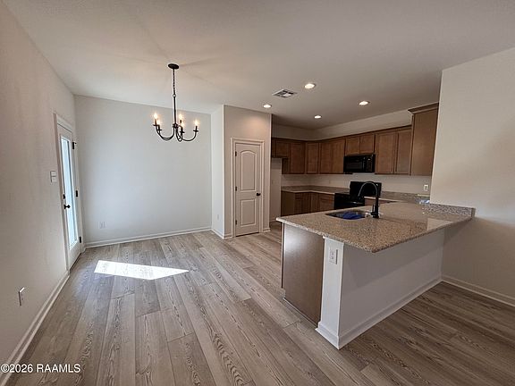 3rd image of 7381 Alley Oak Ln