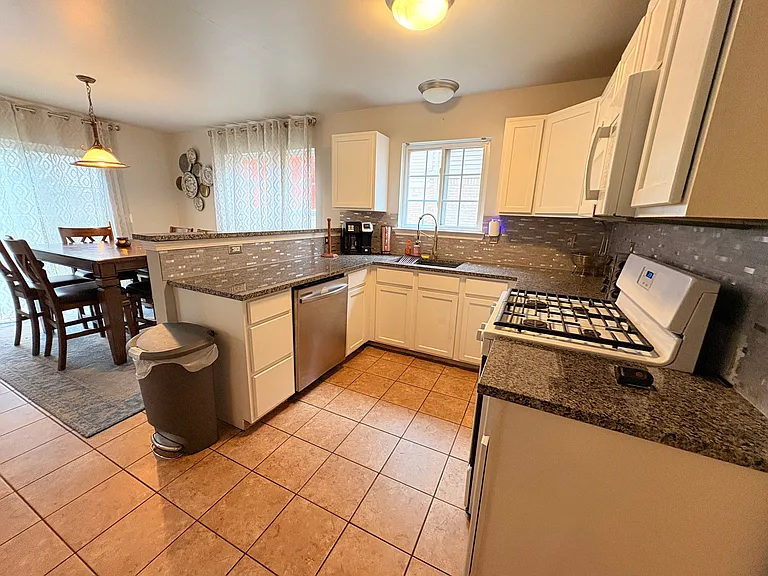 4179 Coronet Ave — Photo 16