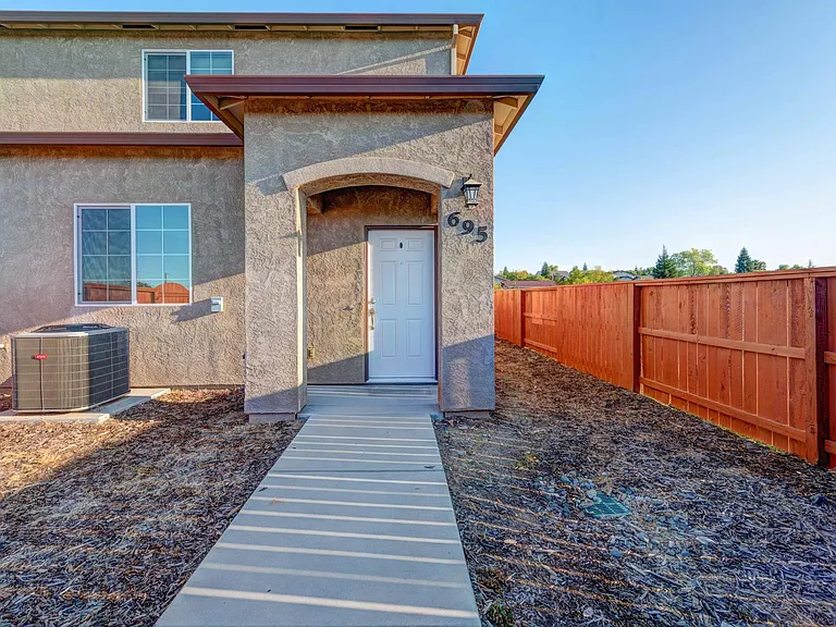 695 Mission De Oro Dr — Photo 9