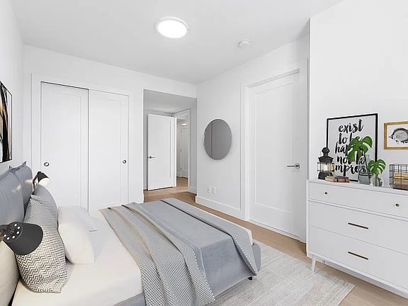 4th image of 915 W End Ave #1508