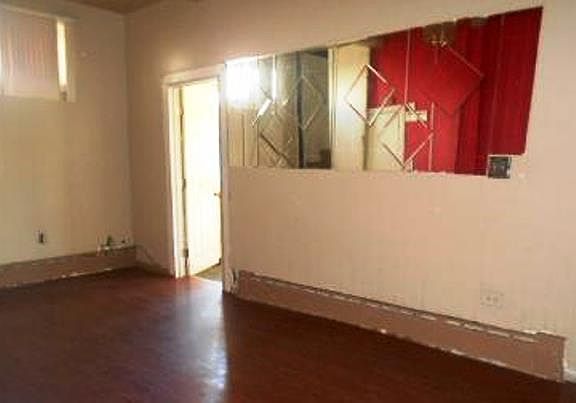 4th image of 7652 S Coles Ave #1/2
