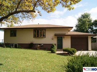 4417 N 93rd St, Omaha, NE 68134