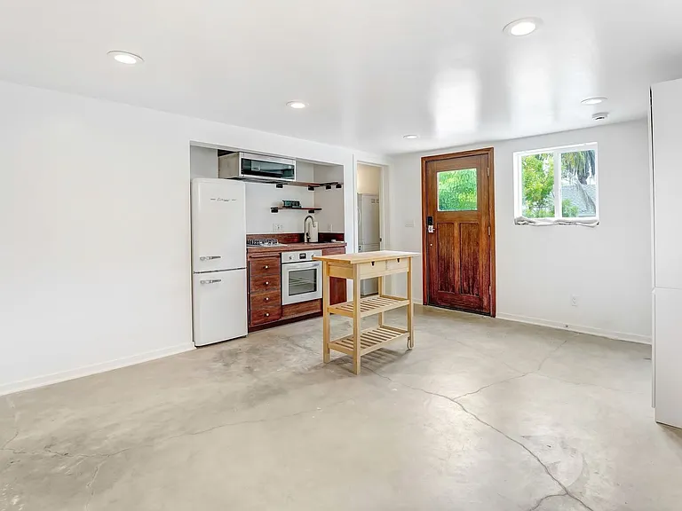 265 Plymouth Dr. — Photo 4