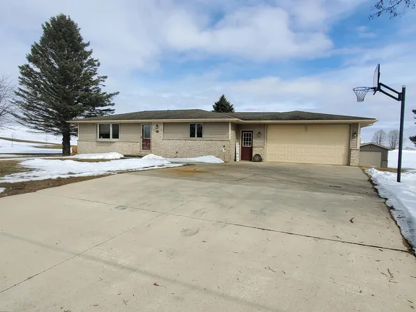 1549 Main St, Saint Cloud, WI 53079