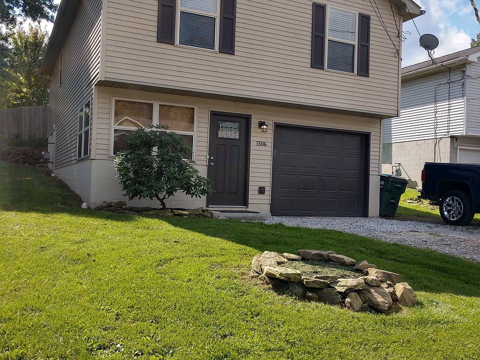 1st image of 1306 Valley Ave