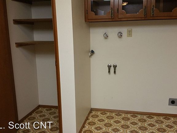 5th image of 1807 N Tower Ave