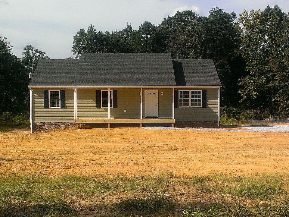 2nd image of 418 Pauls Rd