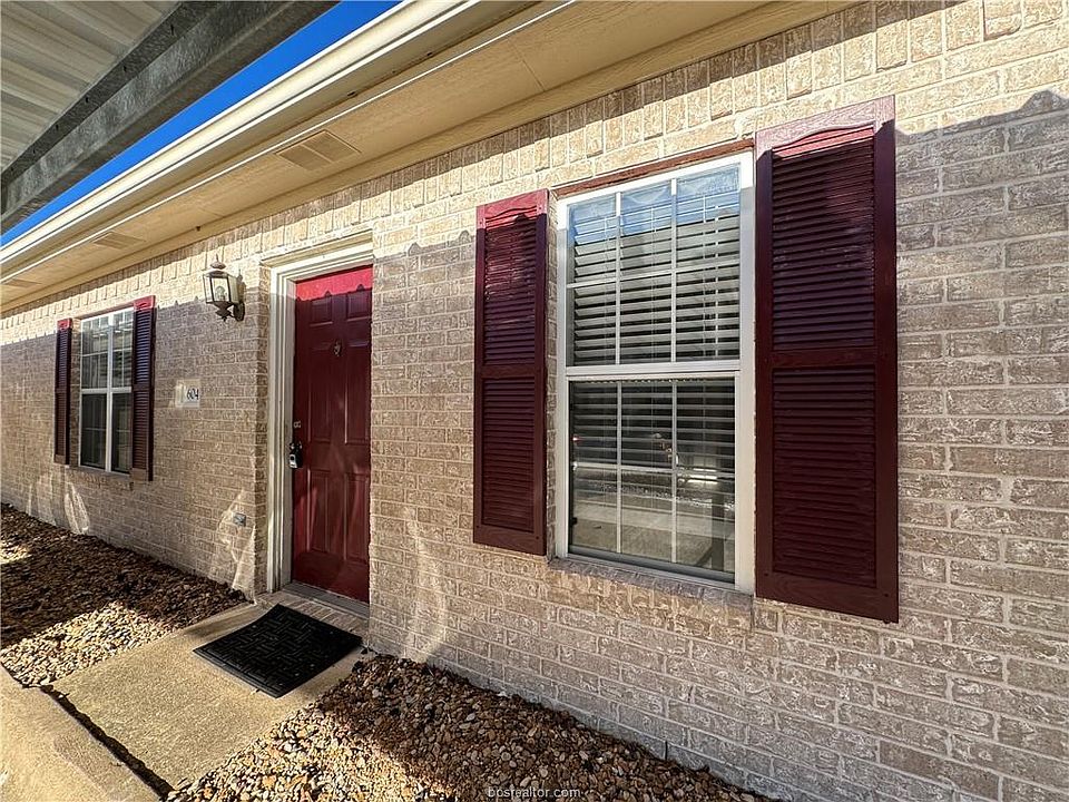 1st image of 604 Townplace Dr