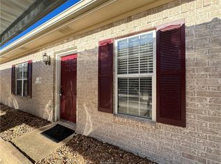 604 Townplace Dr, College Station, TX 77840