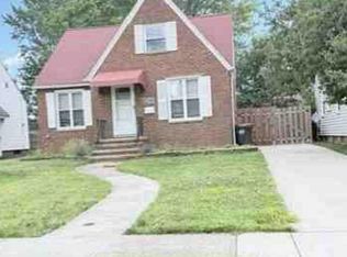 8210 Salisbury Dr, Parma, OH 44129