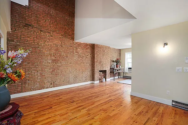 Rented by Lexington Properties LLC | media 5