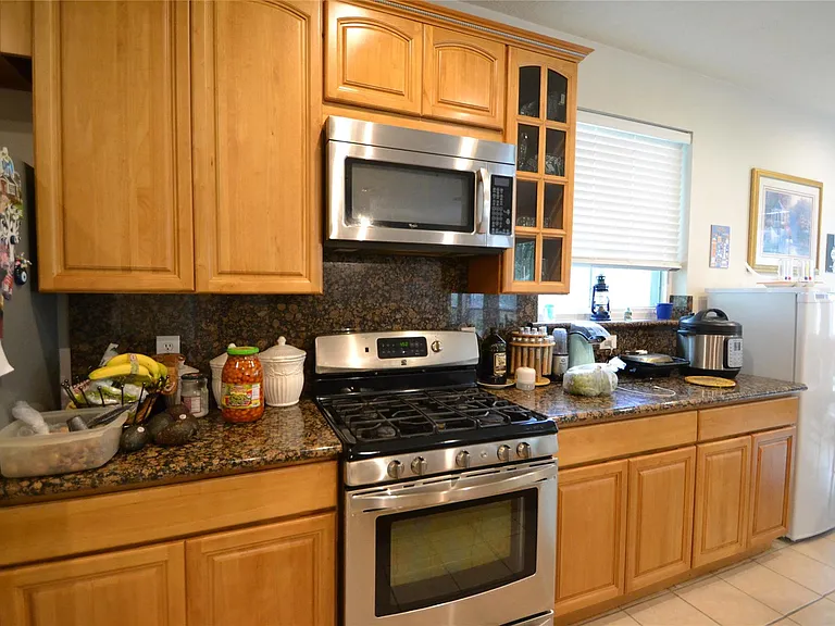 12110 Laurel Ct — Photo 10
