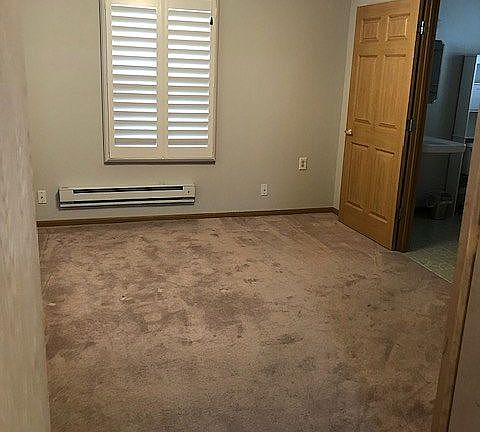 Main floor bedroom w bath
