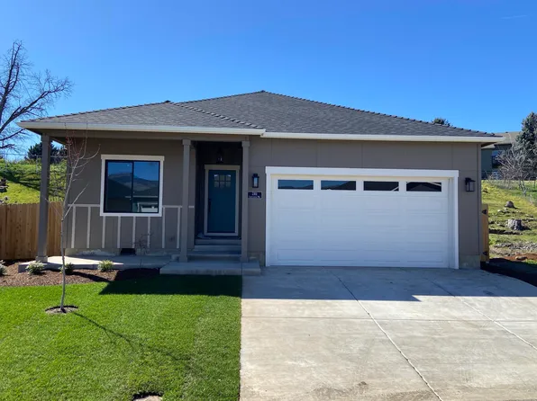 281 Christopher Way, Talent, OR 97540