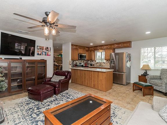 4th image of 36366 Kensington Dr