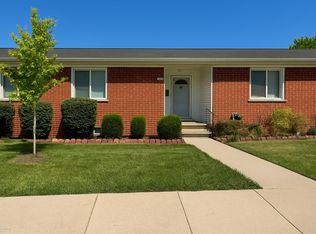 8755 Sterling St, Center Line, MI 48015