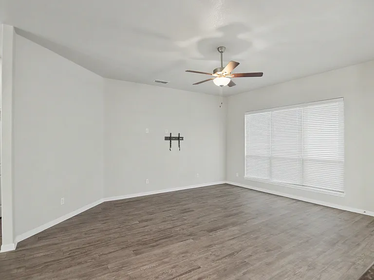 1250 Lakeway Crossing Dr — Photo 10