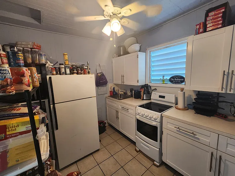 914 Grinnell St #BLU — Photo 6