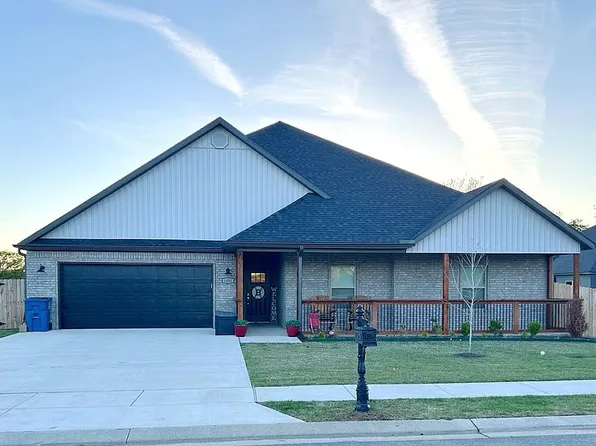 1401 Reagan Ave, Gentry, AR 72734