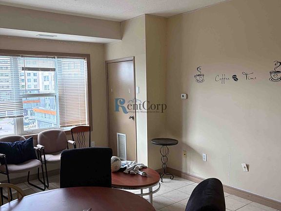 5th image of 603 Lester St Unit 1