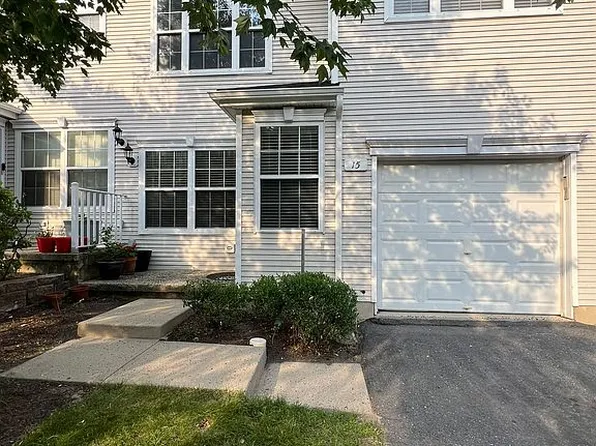 15 Windsong Cir, East Brunswick, NJ 08816