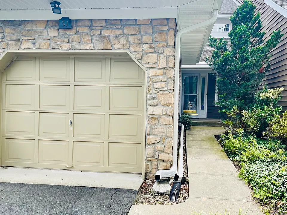 51 Briarwood Ct