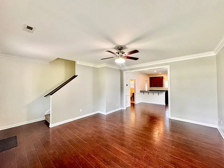 113 Crocker St — Photo 10