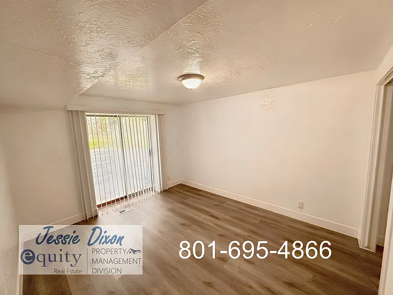 223 W 2350 N #C — Photo 9
