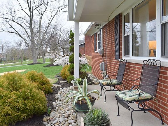 2nd image of 9690 Crestfield Dr