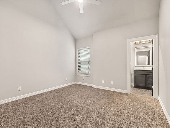 4th image of 404 Aurora Ct #1