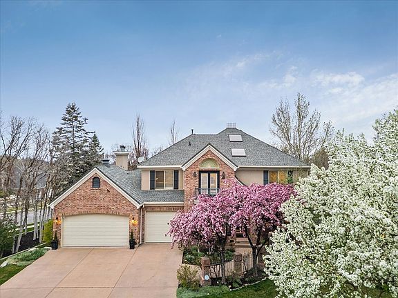 4th image of 1095 E Mariwood Cir