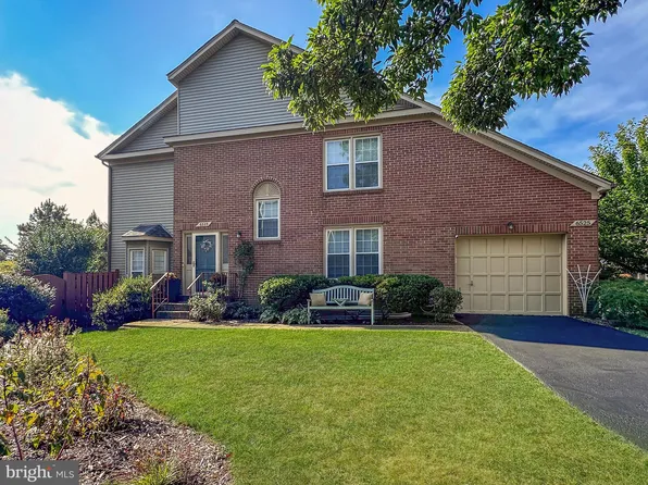 6525 Tartan Vista Dr, Alexandria, VA 22312