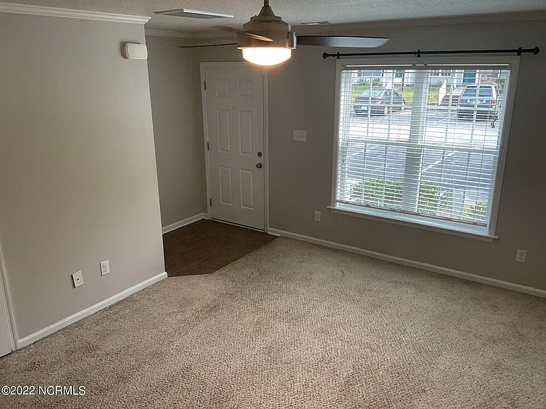 27 Doris Ave E #501 — Photo 8