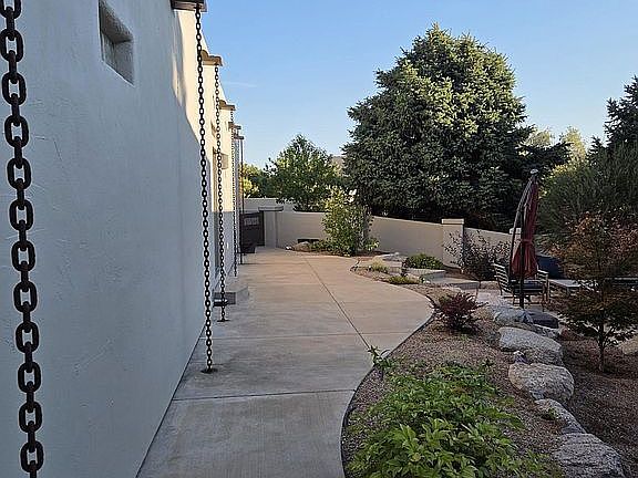 3rd image of 463 Whitetail Ln