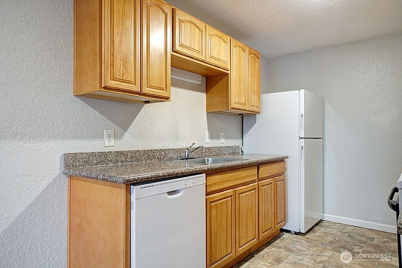 4th image of 15409 9th Avenue SW