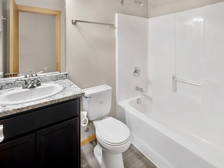 Tremezzo Apartments — Photo 17