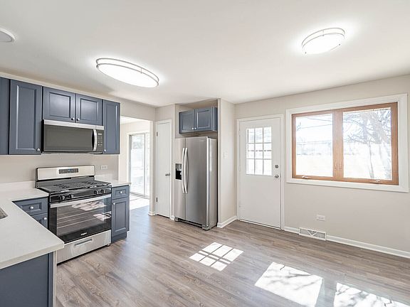 3rd image of 239 E 165th St