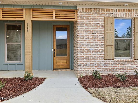 3rd image of 169 Bronson Bnd