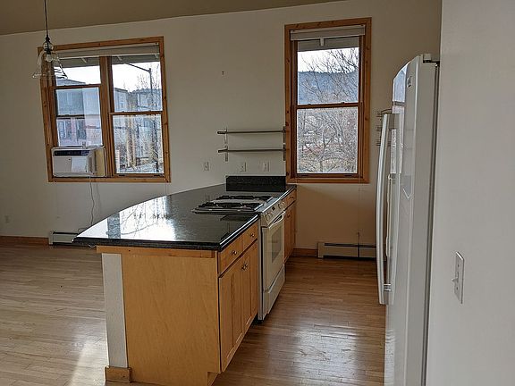 4th image of 1435 Yarmouth Ave Unit 202
