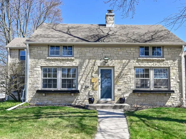 2110 North 91st STREET, Wauwatosa, WI 53226