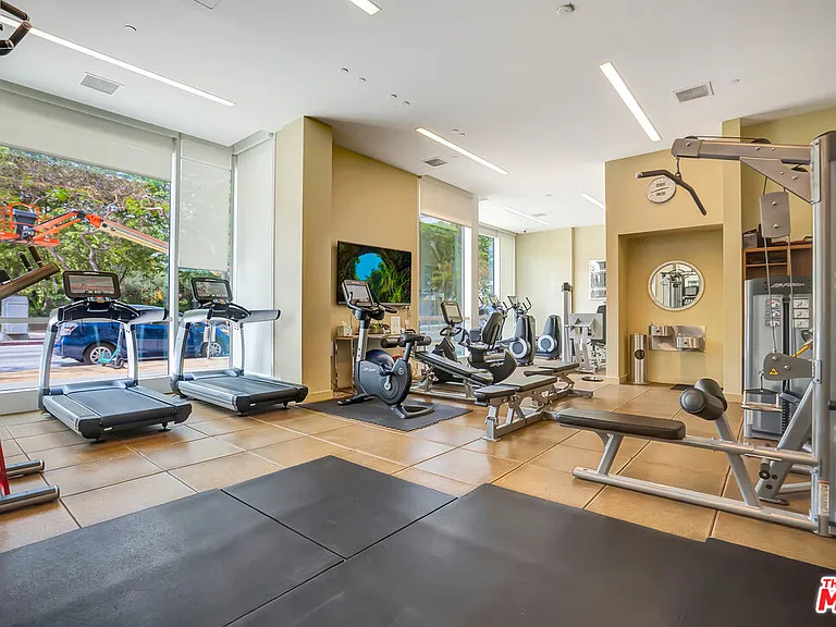 1705 Ocean Ave #508 — Photo 23