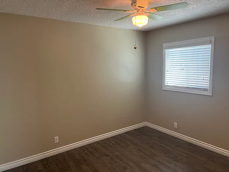 6962 Belgrave Ave — Photo 3
