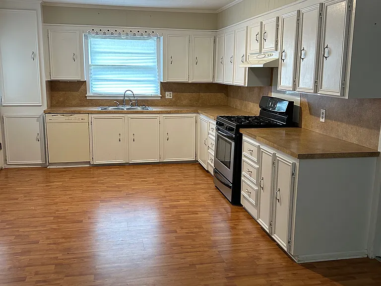 422 Ann Dr — Photo 4