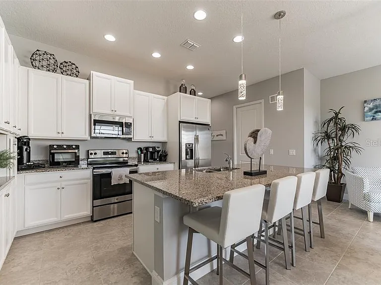 490 Captiva Dr — Photo 7