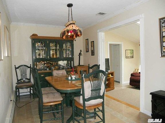 4th image of 145 Roseland Ln