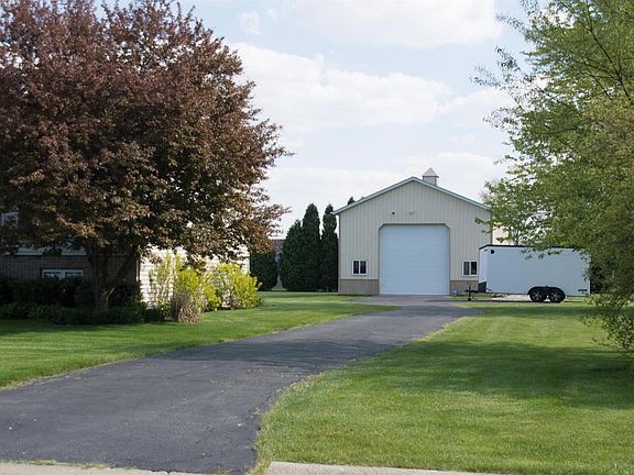 2nd image of 306 Deerfield Ct