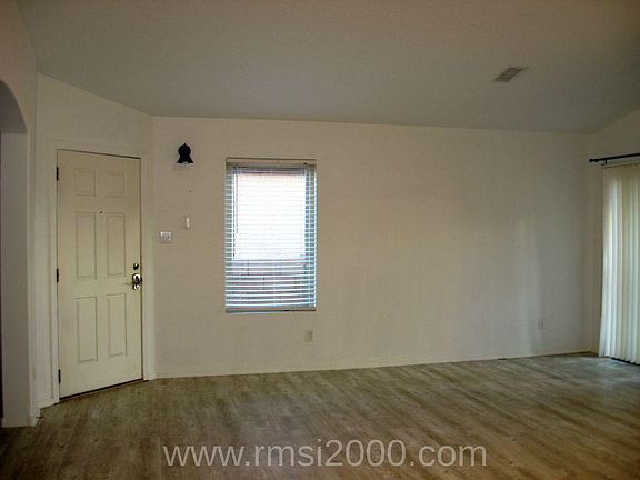 3rd image of 1231 La Fonda St